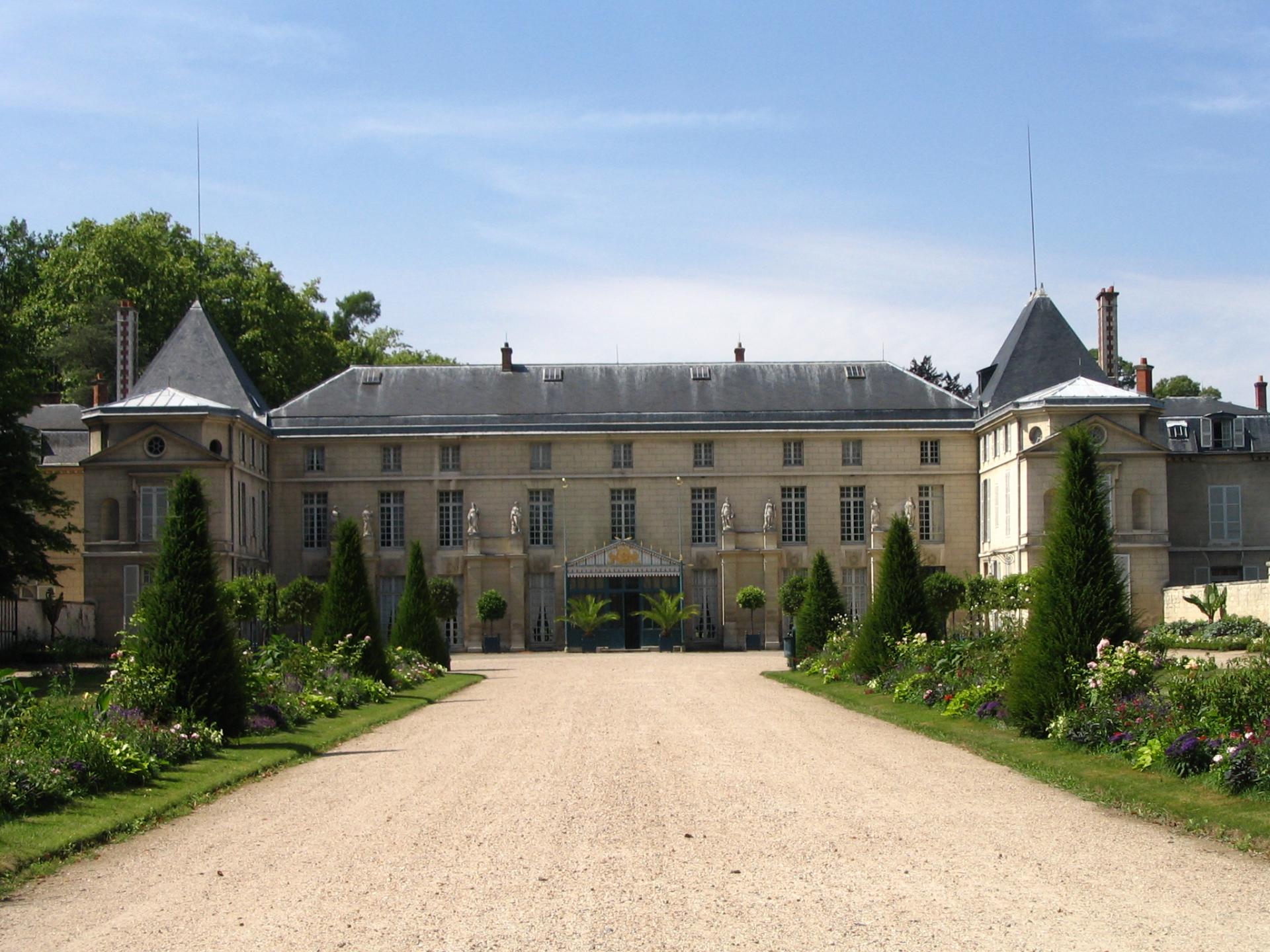 MUSÉE NATIONAL DES CHÂTEAUX DE MALMAISON ET […]